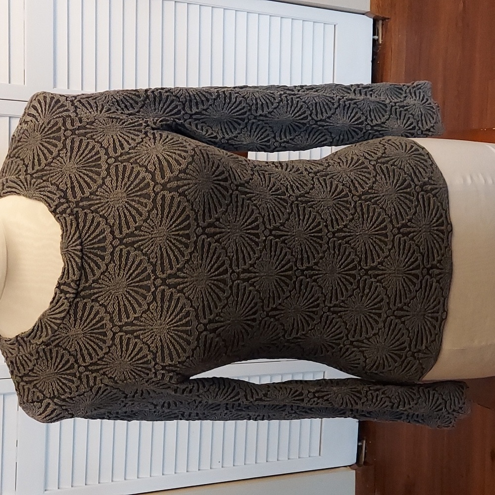 Textured Lace Top - Picture 2 of 8